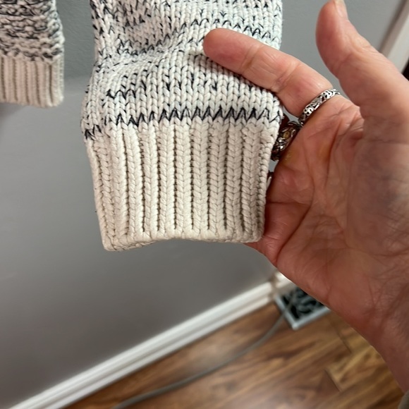 Women’s Banana Republic Cotton Sweater Size Medium - Picture 4 of 11